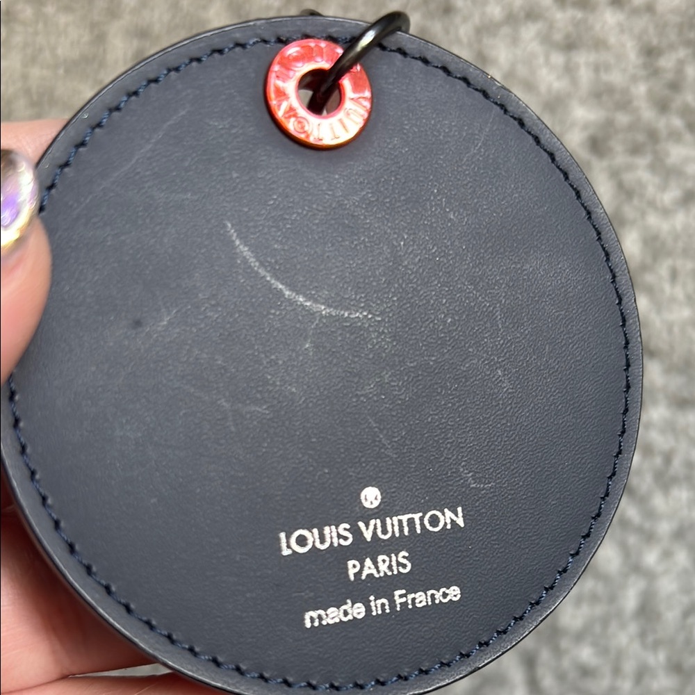 Louis Vuitton Illustre Bag Charm and Key Holder - Picture 11 of 11
